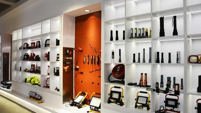 00家小厂包机出海狂揽80亿称霸全球冰球突破游戏浙江小镇“反杀”义乌！8(图13)