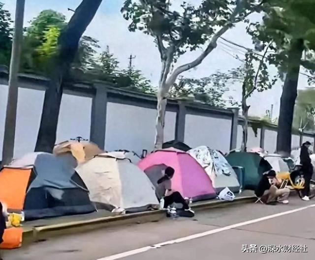 大军：年轻人开始对坐地起价说不！冰球突破爆百万大奖景区外的帐